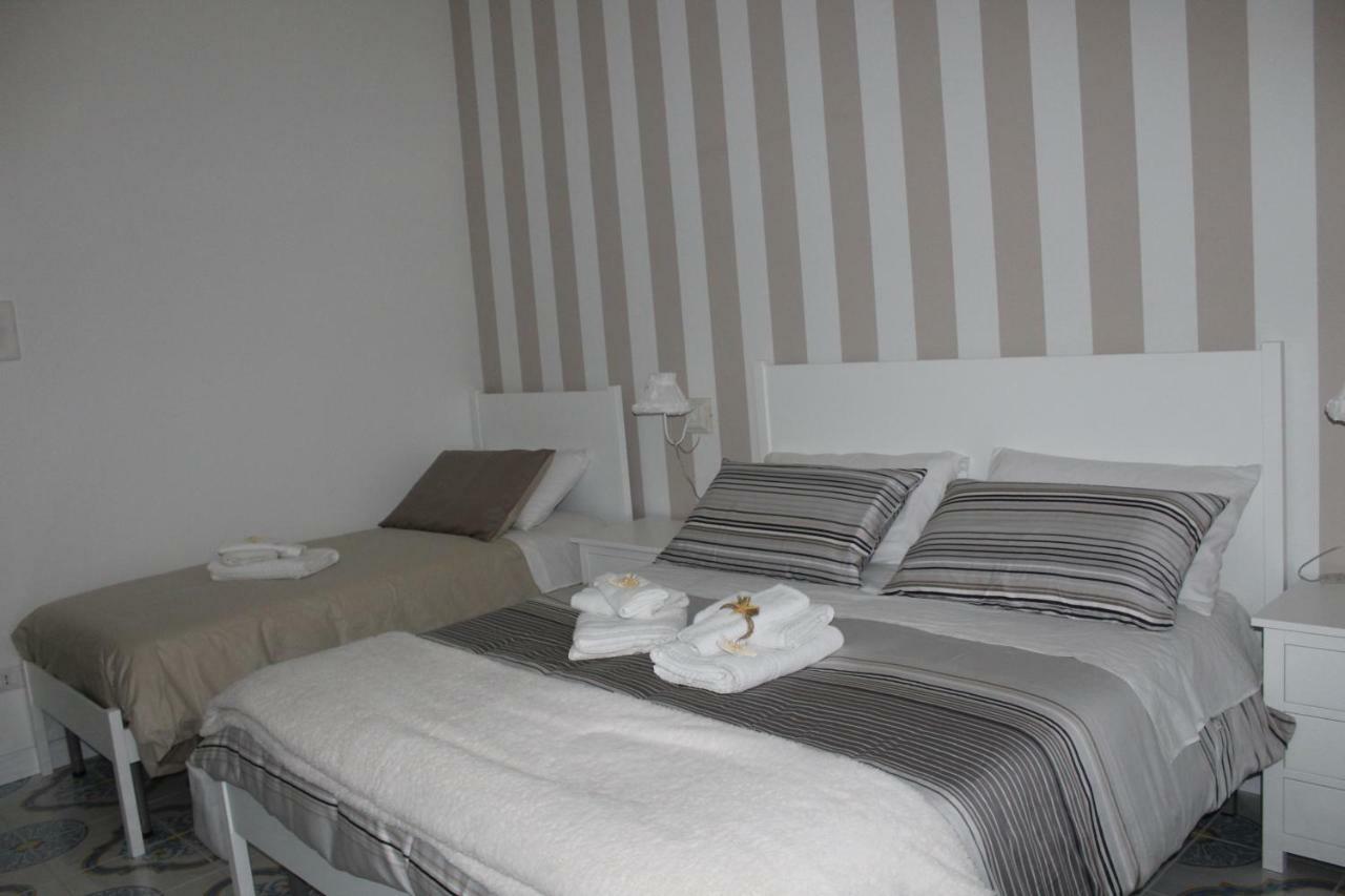 Il Giardino Dei Glicini Bed & Breakfast Ercolano Dış mekan fotoğraf