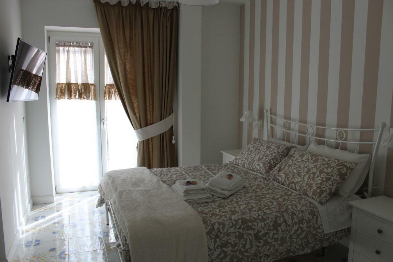 Il Giardino Dei Glicini Bed & Breakfast Ercolano Dış mekan fotoğraf
